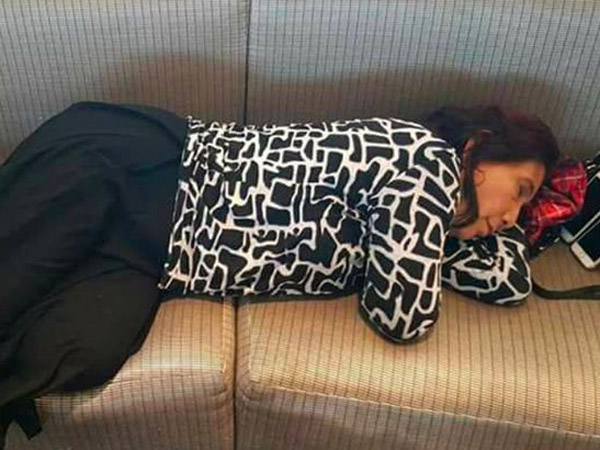 Heboh Menteri Susi Kembali Jadi Viral Karena Kedapatan Tidur di Bandara JFK Amerika