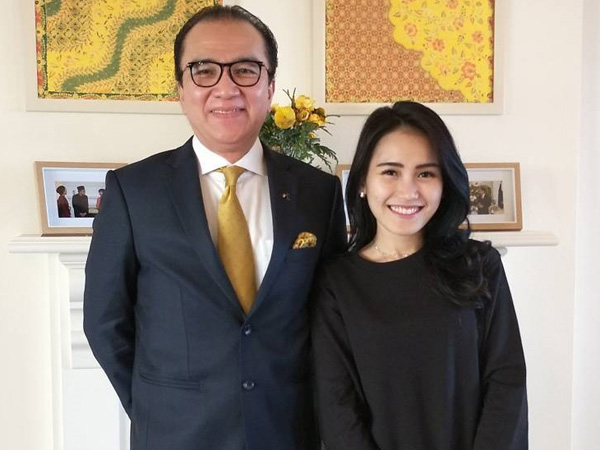 Pakaian Ayu Ting Ting Saat Menemui Dubes Selandia Baru Dikritik Netizen