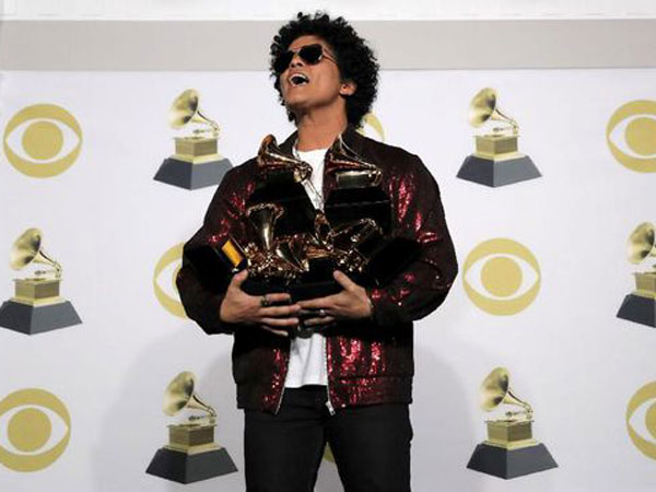 Wow, Bruno Mars Siap Berikan 24 Ribu Makanan untuk Amal Thanksgiving!