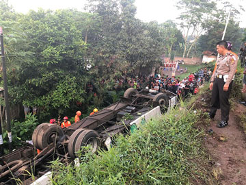 Ini Detik-detik Kronologi Jatuhnya Bus Kramat Djati di Flyover Cikopo