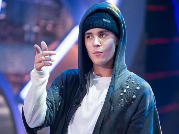 Justin Bieber Kembali Hentikan Penampilannya Karena 'Ulah' Penggemar