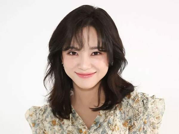 Kim Sejeong Perbarui Kontrak dengan Jellyfish Entertainment