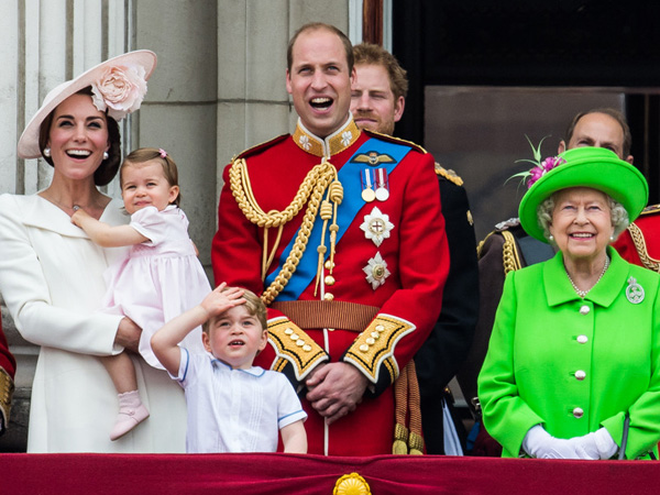 Neon Hingga Baby Pink, Begini Gaya Fashion Royal Family di Pesta Ultah Ratu Elizabeth