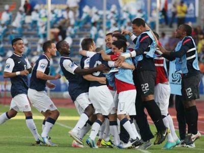 Wah, Timnas Amerika Serikat Ditimpuki Telur di Bandara!