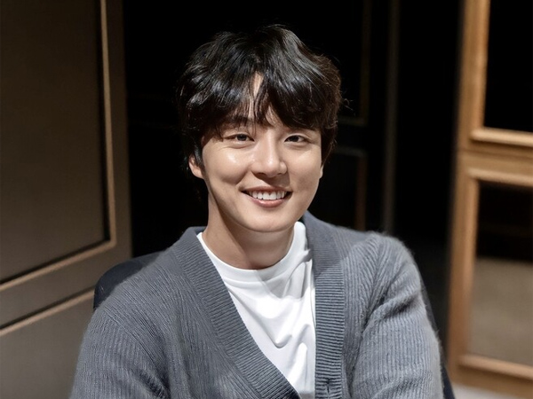 Yoon Shi Yoon Bahas Peran Sebagai Pendeta dan Bicara Bahasa Asing di Film 'Birth'