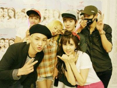 Seohyun SNSD Unggah Foto Bareng Geng '91 Line di Situs Resminya