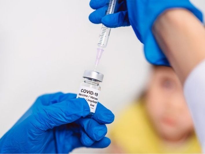 Pahami Lagi Perbedaan Vaksin Sinovac, AstraZeneca, dan Sinopharm Beserta Efeknya