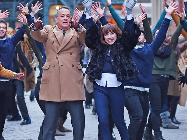 Carly Rae Jepsen Ceritakan Keseruan Syuting Video Musik Bareng Tom Hanks