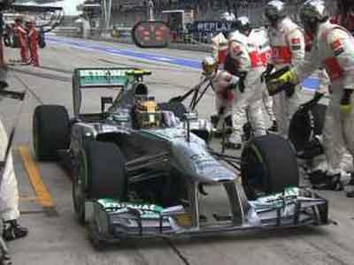 Duh, Hamilton Nyasar ke Pit McLaren