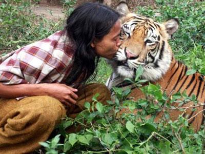 Persahabatan Manusia dan Harimau di Indonesia Mendunia