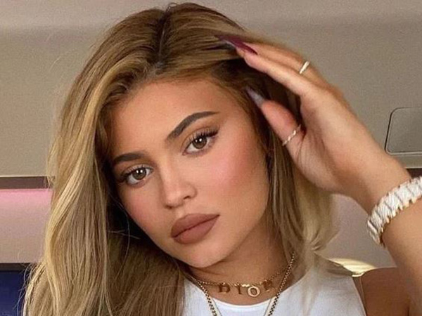 Kylie Jenner Mengaku Sedih Harus Sembunyikan Kepribadian Asli