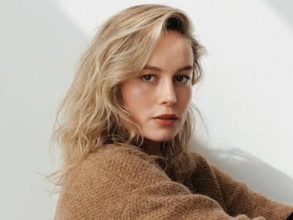 Brie Larson 'Captain Marvel' Pamer Cover Lagu Rose BLACKPINK