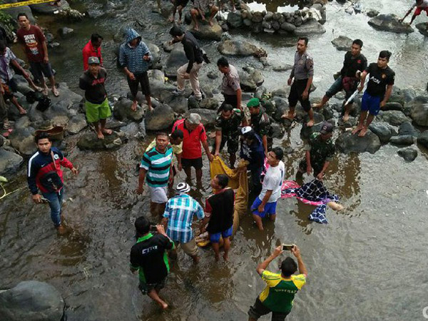 Rangkaian Fakta dari Temuan Mayat Pasutri Terbungkus Bed Cover Dibuang di Sungai