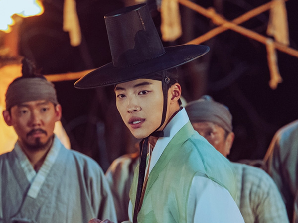 Woo Do Hwan Unjuk Pesona Tegas Sebagai Pengacara di Drama Joseon Attorney