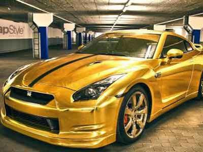 Nissan GT-R Tampil Mewah dengan Warna Emas