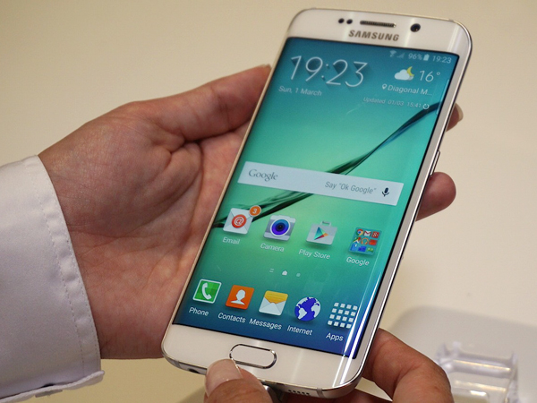 Samsung Tidak Sengaja Bocorkan Informasi Pre Order GALAXY S6 Edge Plus