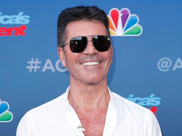 Coba Sepeda Baru, Simon Cowell Terjatuh hingga Patah Tulang Punggung