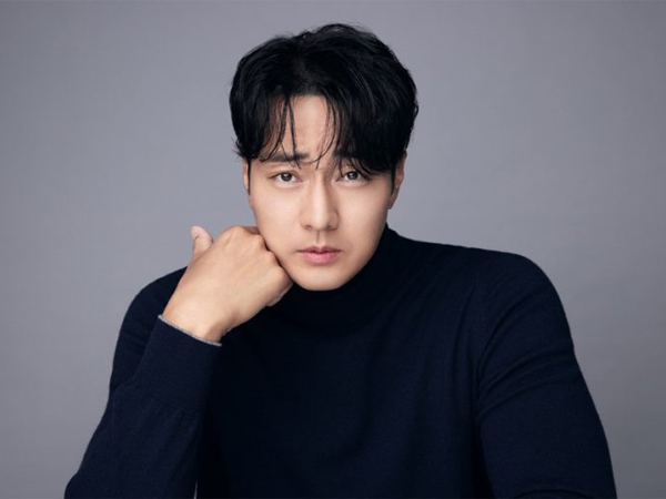 So Ji Sub Dapat Tawaran Main Drama Adaptasi Webtoon