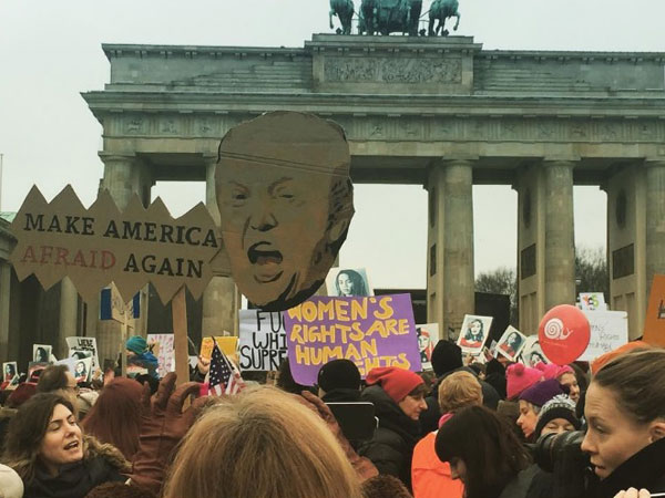 'Girl Power VS Trump Tower', Demo Massal Wanita Dunia Tolak Presiden Baru Amerika