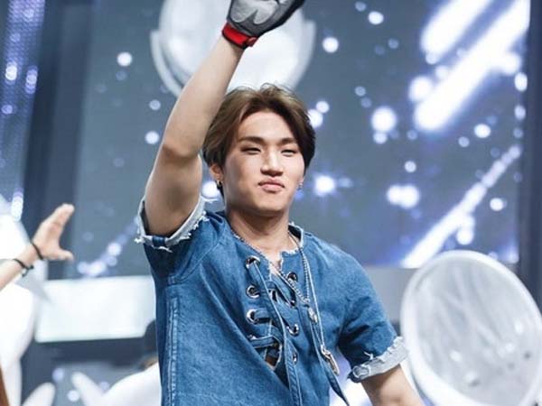 Jadi Hot Topic, Daesung Big Bang Kenakan Baju Parpol Indonesia?
