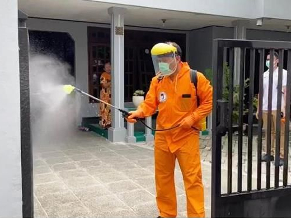 Hati-hati! Modus Baru Perampokan Berkedok Penyemprotan Disinfektan di Rumah