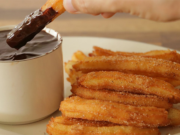 Coba Resep Churros Ala Disney Land Buat Camilan Saat Buka Puasa