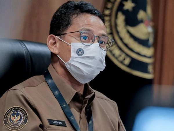 Heboh Brand Lokal Klaim Show di Paris Fashion Week, Ini Kata Sandiaga Uno