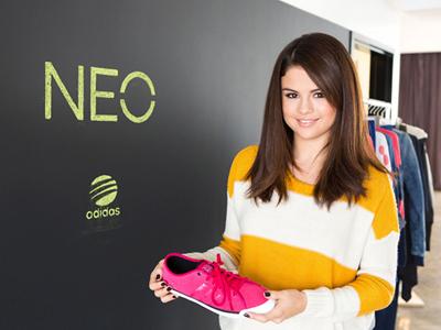 Ikuti Jejak Bieber, Selena Jadi Desainer Adidas