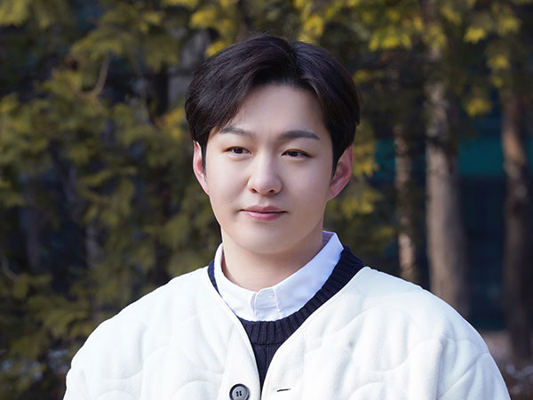 Changsub BTOB Hiatus karena Tenggorokan Bermasalah