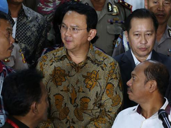 Baca Nota Pembelaan, Ahok Sempat Menangis Ceritakan Keluarga Angkat Muslimnya