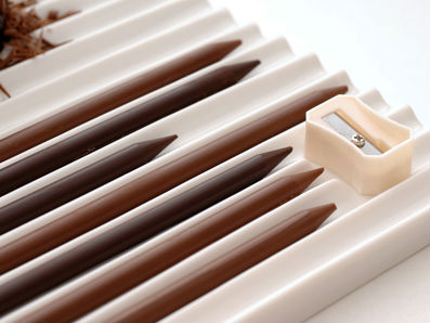 Yummy! Pensil Cokelat Ini Dapat Dimakan Lho!