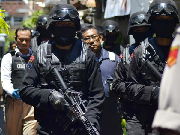 Terjadi Baku Tembak, Polisi Akhirnya Bebaskan Penghuni Rumah Pondok Indah yang Disandera