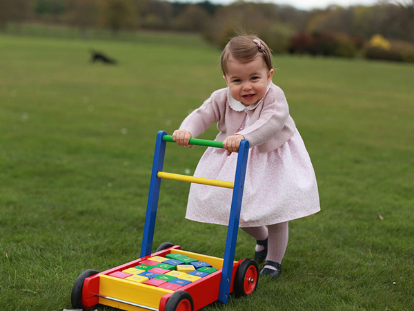 Happy Birthday Princess Charlotte! Intip Gaya Modis nan Gemas di Foto Terbarunya Yuk!