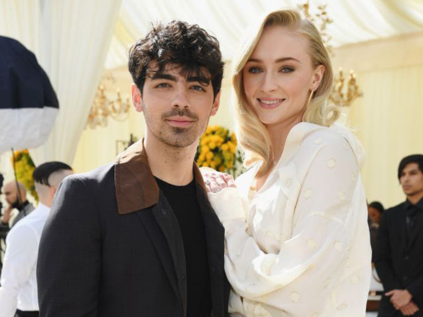 Sophie Turner Dikabarkan Hamil Anak Pertamanya dengan Joe Jonas