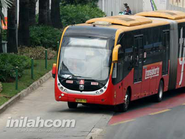 Hindari Pelanggaran, Gubernur Ahok Siap Pasang 4000 CCTV di Jalur Transjakarta