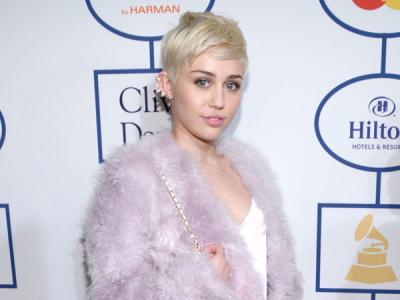 Batalkan Konser Karena Sakit, Miley Cyrus Dikecam Penggemar!