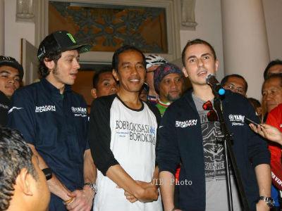 Gubernur Jokowi Serahkan Kacamata Pemberian Jorge Lorenzo ke KPK!