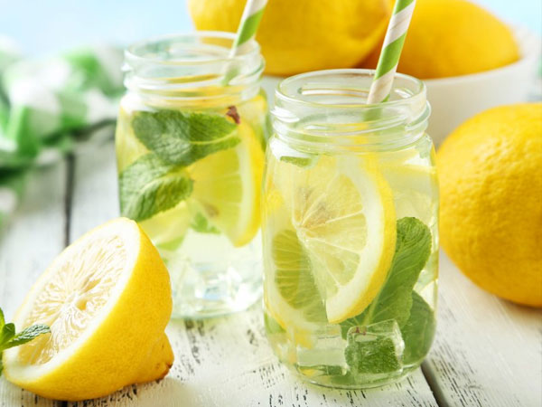 Inilah Mengapa Minum Air Lemon Bisa Turunkan Berat Badan