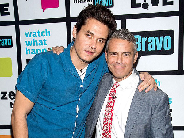 Dianggap Terlalu Dekat, Andy Cohen dan John Mayer Dirumorkan Berpacaran!