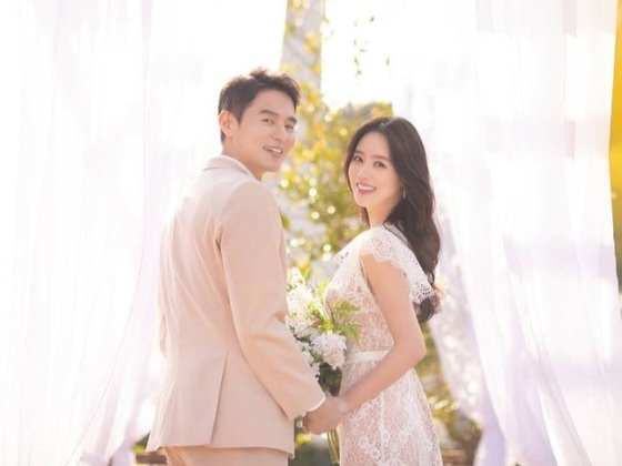 Shin Go Eun dan Yoon Jong Hwa Bercerai Setelah 3 Tahun Menikah