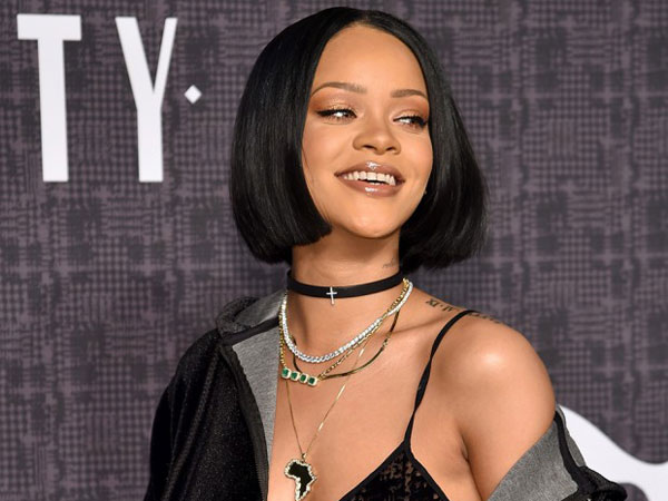 Masih Demam Pokemon Go, Rihanna Larang Fans Cari Pokemon di Konsernya