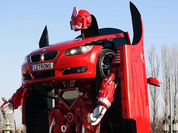 Hebat! Perusahaan Di Turki Sukses Ubah Mobil Jadi Robot Transformer