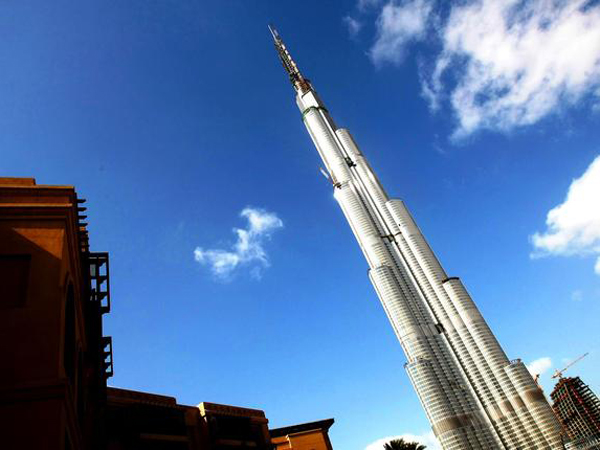 Wah, Di Gedung Tertinggi Burj Khalifa Bisa Tiga Kali Buka Puasa!