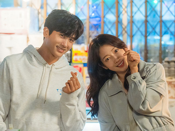 Park Hyung Sik dan Park Shin Hye Tuai Pujian Tim Produksi Karena Akting yang Melebihi Ekspektasi