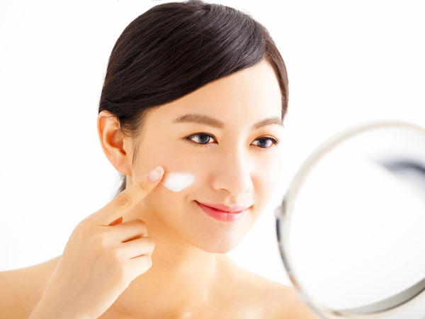 Kebiasaan Pagi Hari Ini Bisa Jadi Kesalahan dalam Mengaplikasikan Skin Care