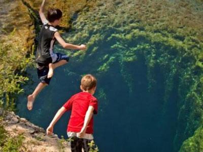 Jacob's Well , Lubang Berbahaya yang Mampu Tarik Pengunjung