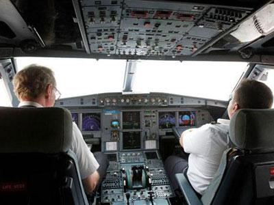 Duh, Dua Pilot Ini Tertidur Saat Terbangkan Airbus