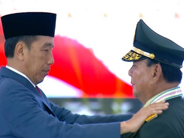 Resmi, Menhan Prabowo Sandang Bintang 4 Di Pundaknya