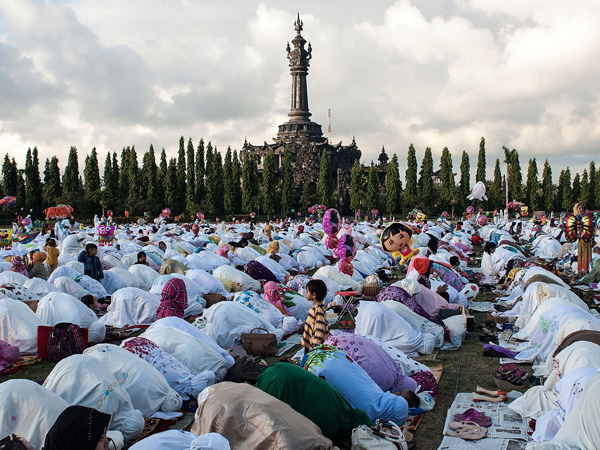 Paling Menantang, Ini Yang Dilakukan Warga Negara Dengan Waktu Puasa Hampir Seharian