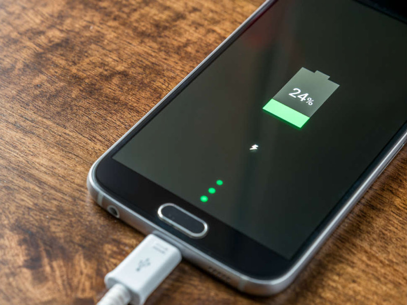 Begini Lho Cara Tepat Charger Handphone yang Bikin Baterai Awet